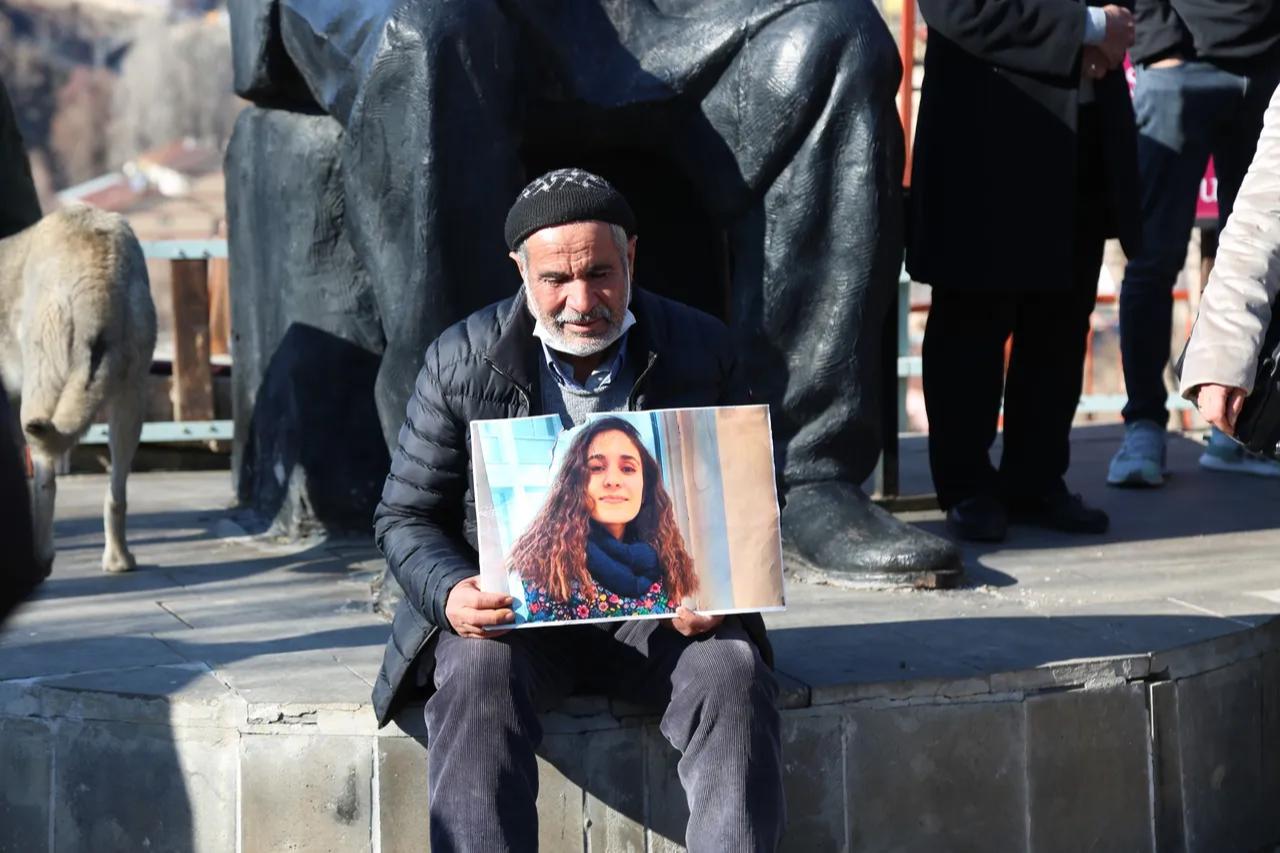 Halit Doku holds a photograph of his missing daughter, Gulistan Doku, Türkiye, April 14, 2026. (Photo via Türkiye Daily)