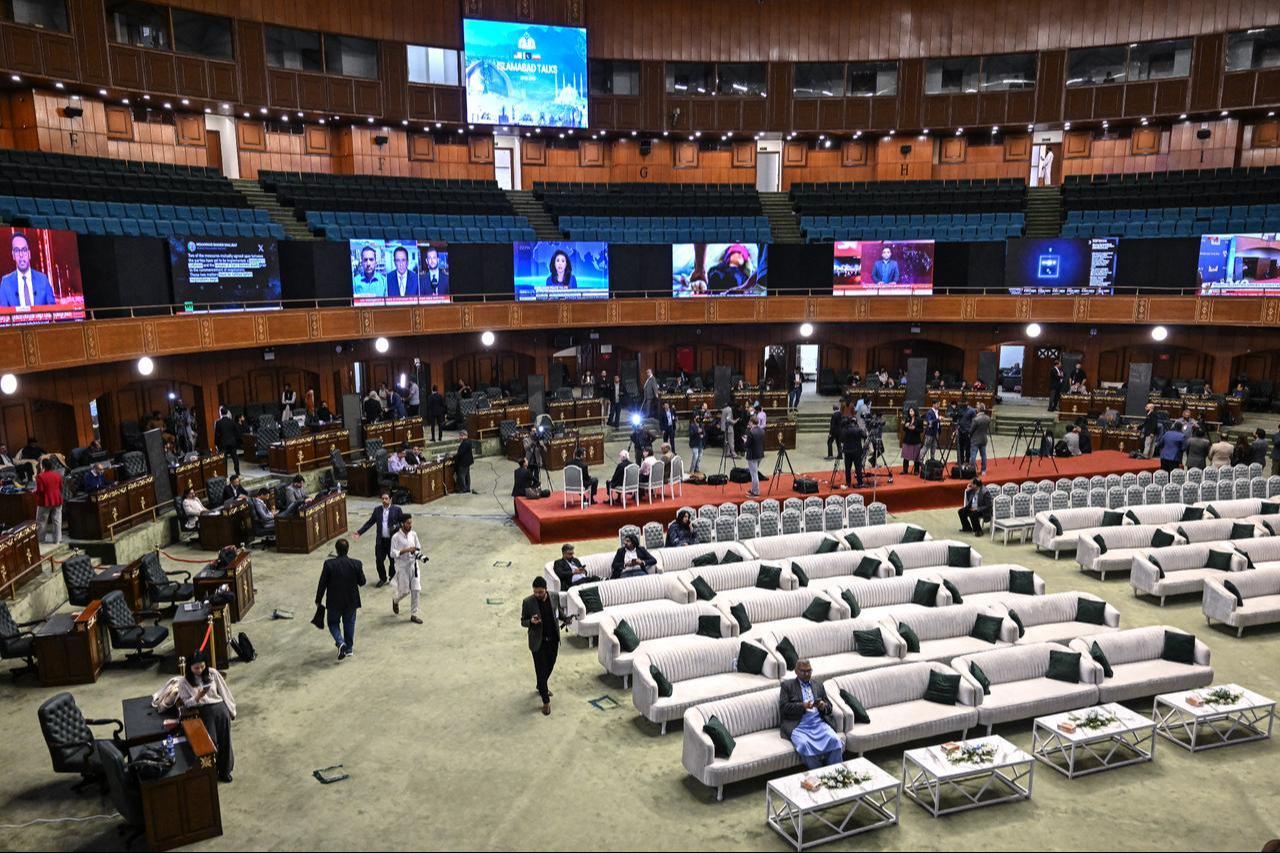 Journalists work at a media facilitation center ahead of US–Iran peace talks in Islamabad, Pakistan on April 11, 2026. (AFP Photo)