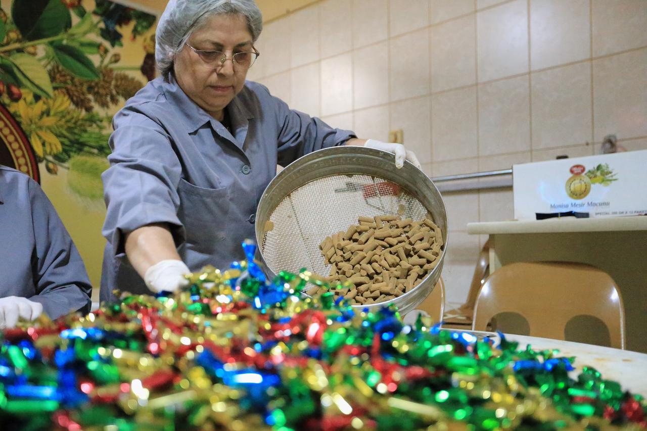 Women handcraft 10 tons of 'mesir macunu' for Manisa’s historic festival