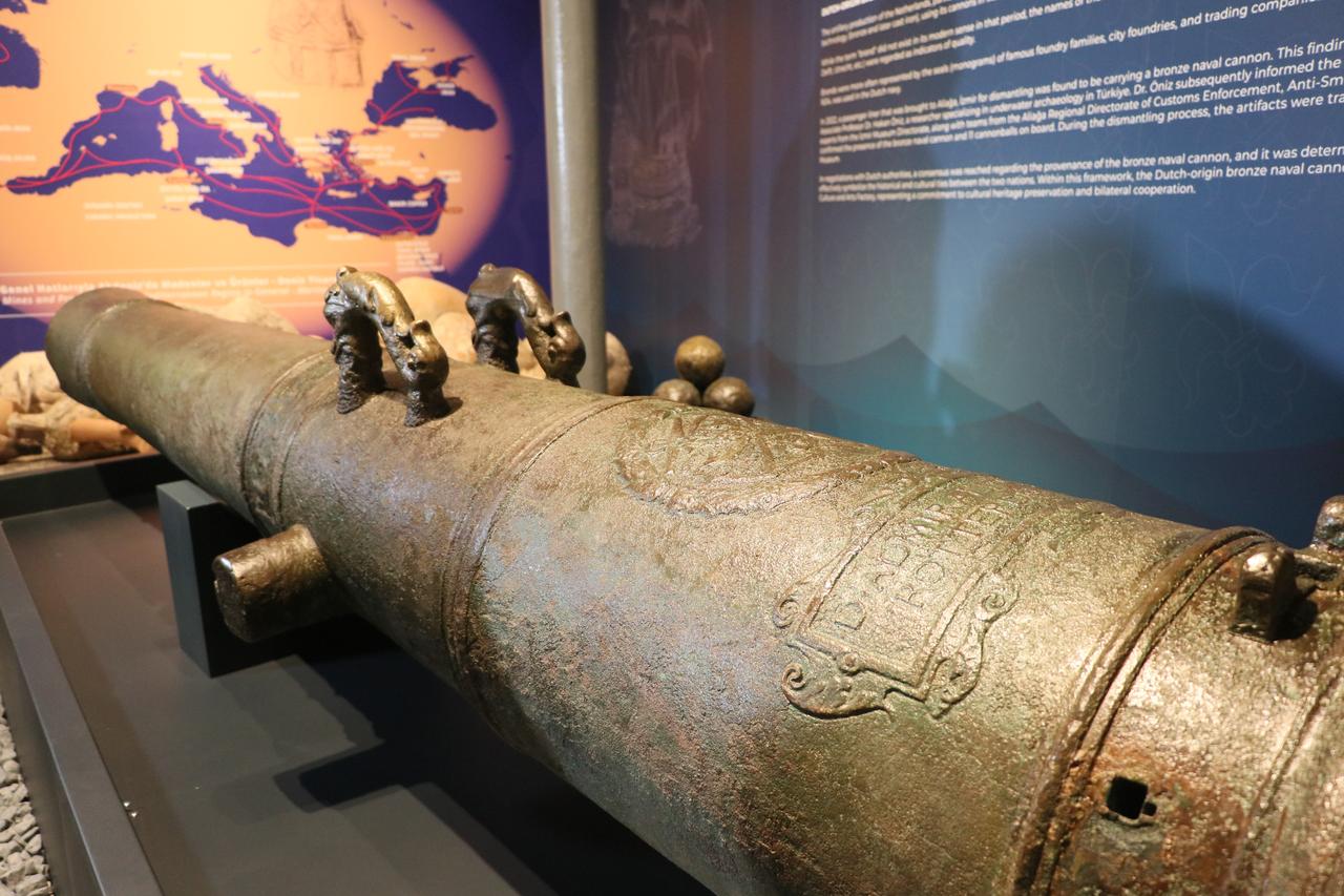 Historic Dutch naval cannon found in dismantled ship goes on display in Türkiye