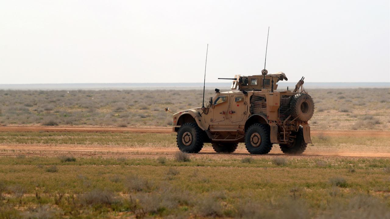 A US-made joint light tactical vehicle (JLTV) with the US-backed coalition against the Daesh is seen during an operation in the countryside of the eastern Syrian province of Deir ez-Zor on Feb. 14, 2019. (AFP Photo)