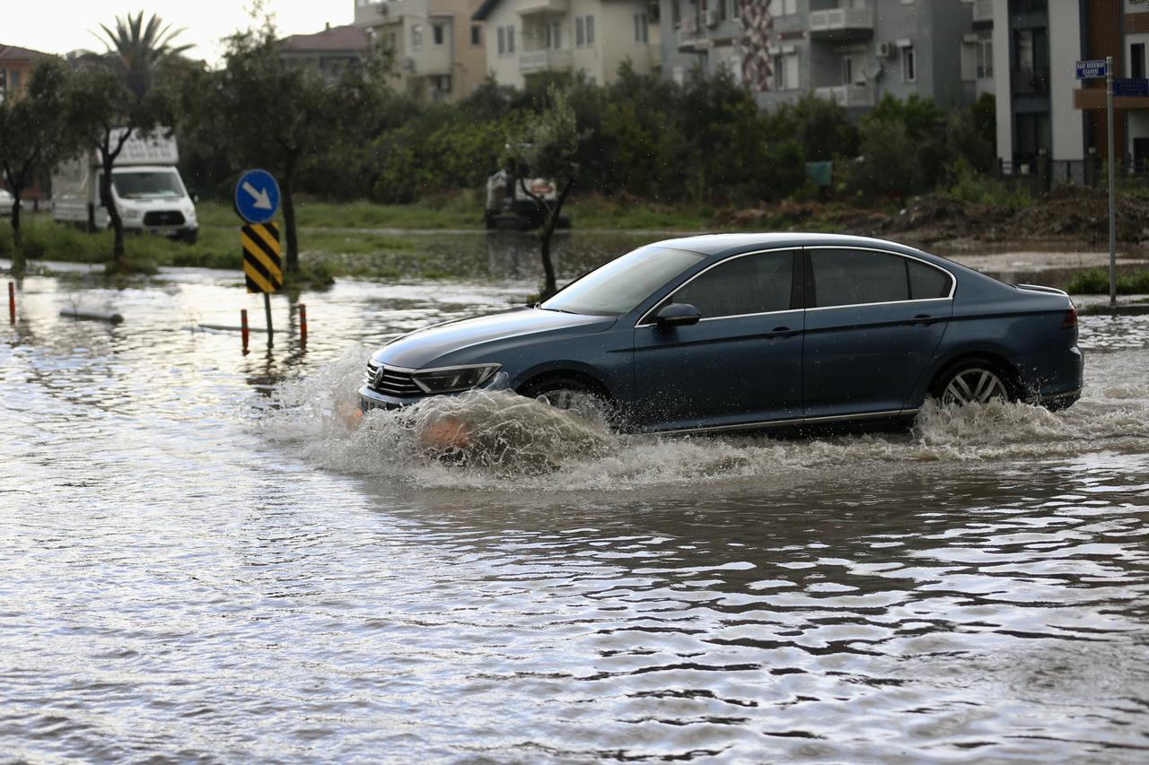 Türkiye's March rainfall nearly triples from a year ago