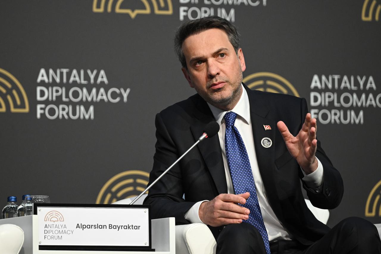 Carbon neutrality target may be moved from 2050 to 2035: Turkish Energy Minister