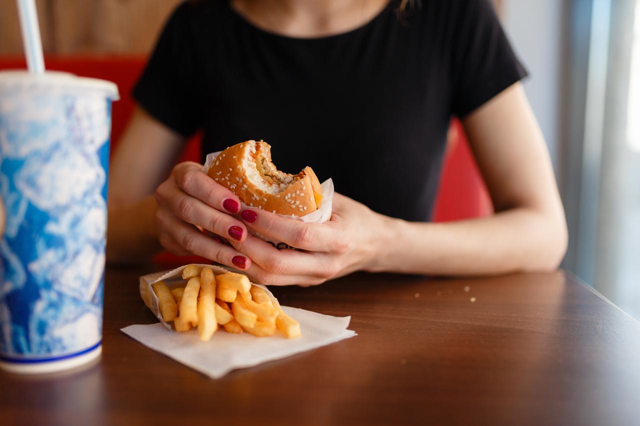 Eating out more often may raise heart and vascular risks, cardiologist says