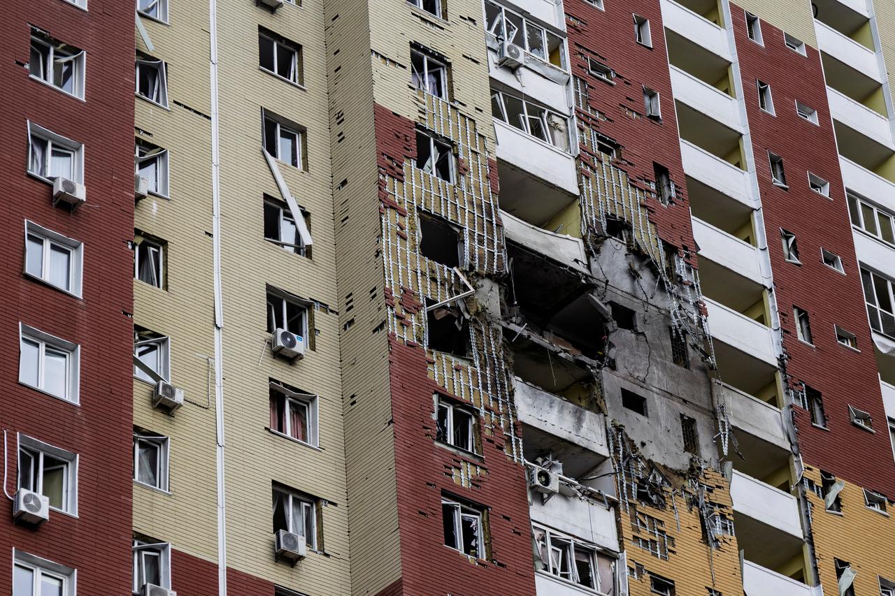 This general view shows a damaged residential building following an air attack in Kyiv on April 16, 2026, amid the Russian invasion of Ukraine. (AFP Photo)