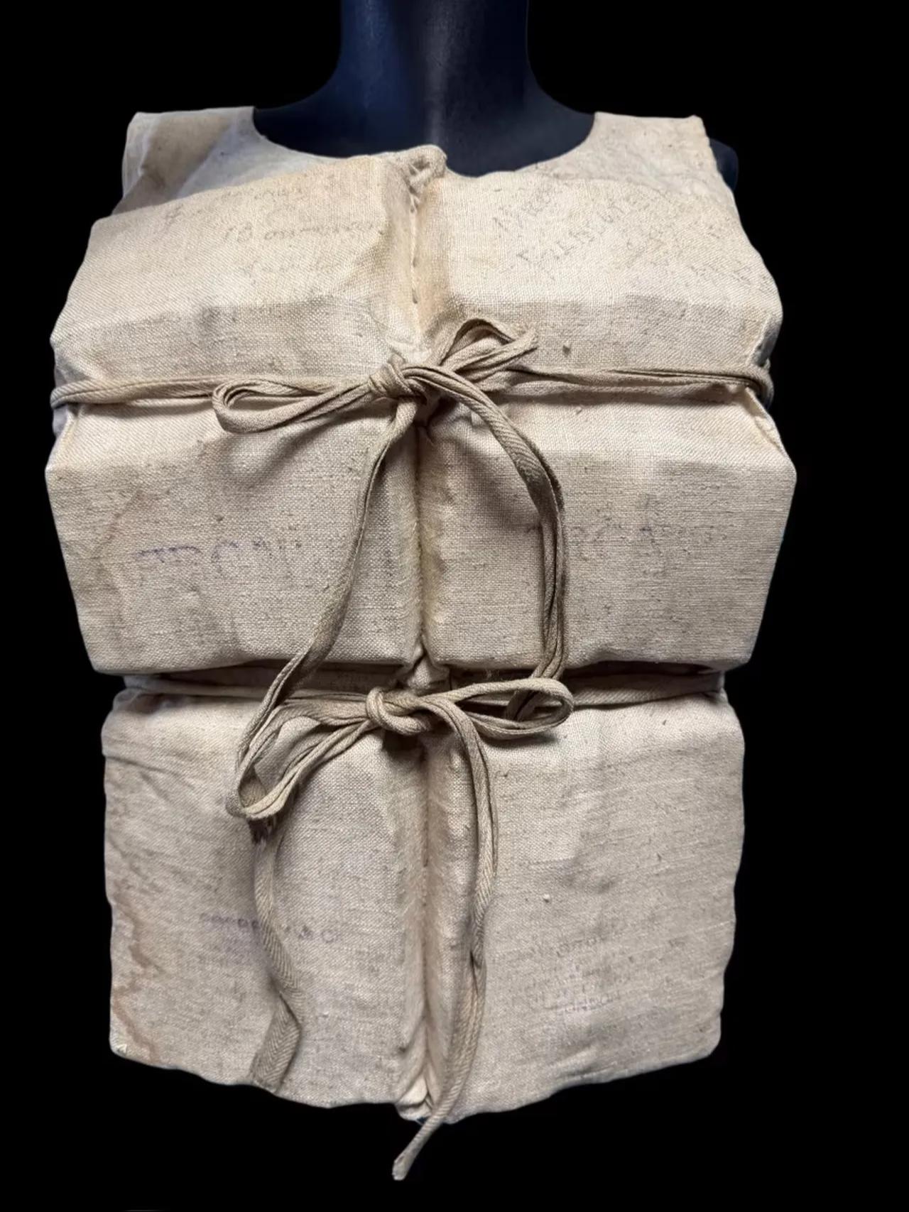 A rare life jacket believed to have been worn by Titanic survivor Laura Mabel Francatelli is displayed ahead of its auction sale. (Photo via Türkiye daily)