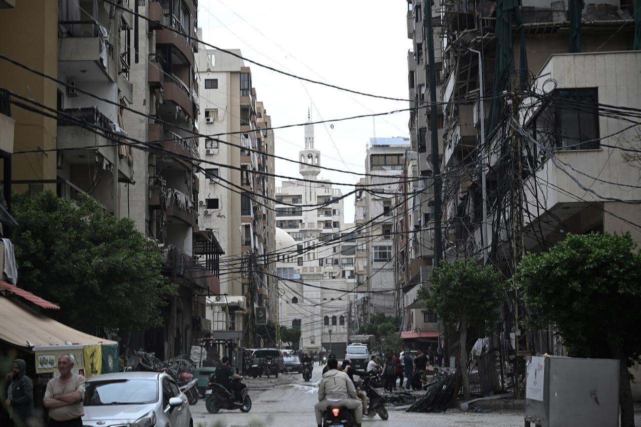Displaced people start to return to their homes following the implementation of a 10-day temporary ceasefire between Israel and Lebanon in Beirut, Lebanon, April 17, 2026. (AA Photo)
