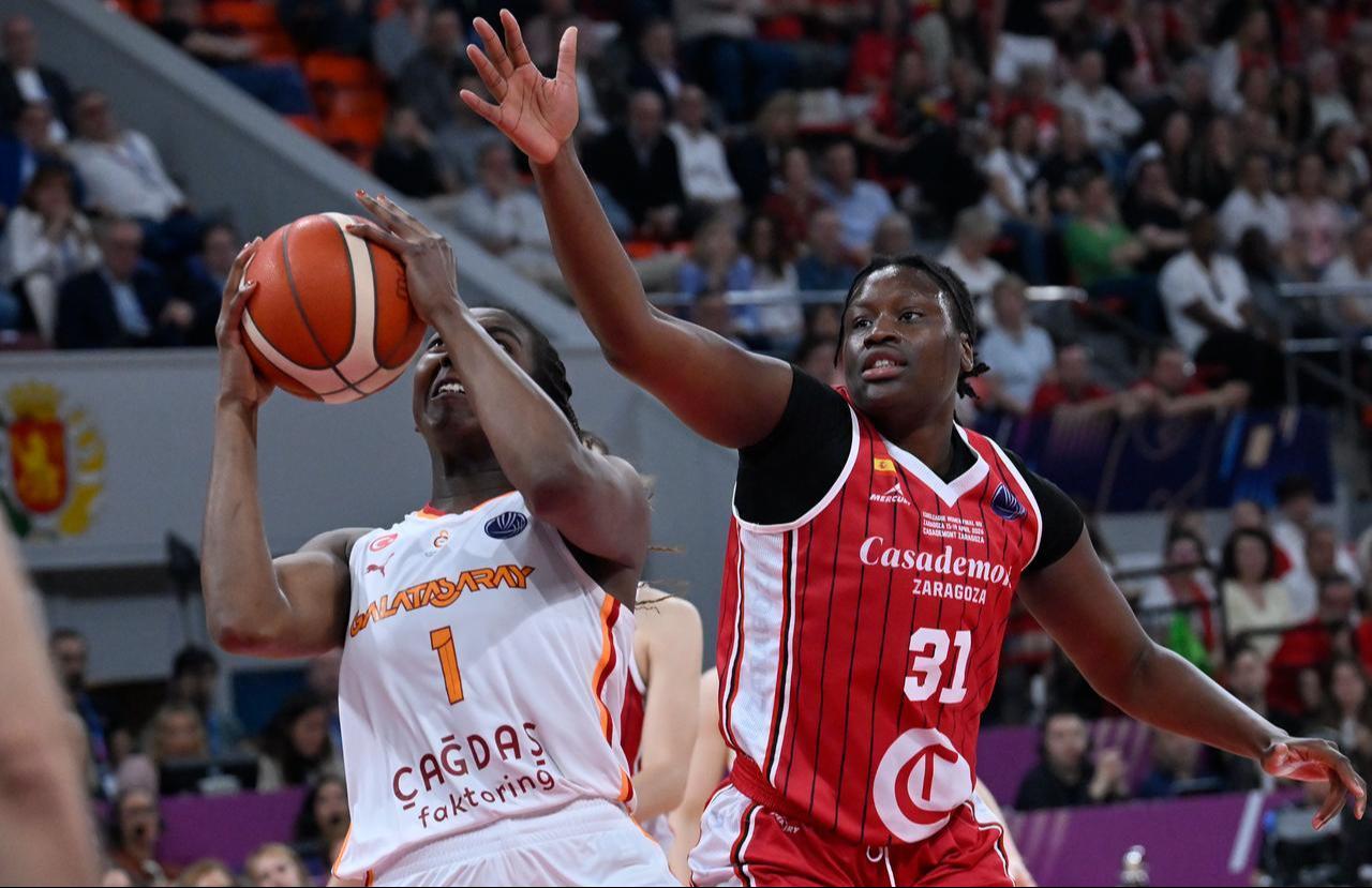 Elizabeth Williams of Galatasaray Cagdas Faktoring competes against Aminata Gueye of Casademont Zaragoza during the FIBA Women’s EuroLeague Final Six semifinal at Principe Felipe Sports Hall in Zaragoza, Spain, April 17, 2026. (AA Photo)