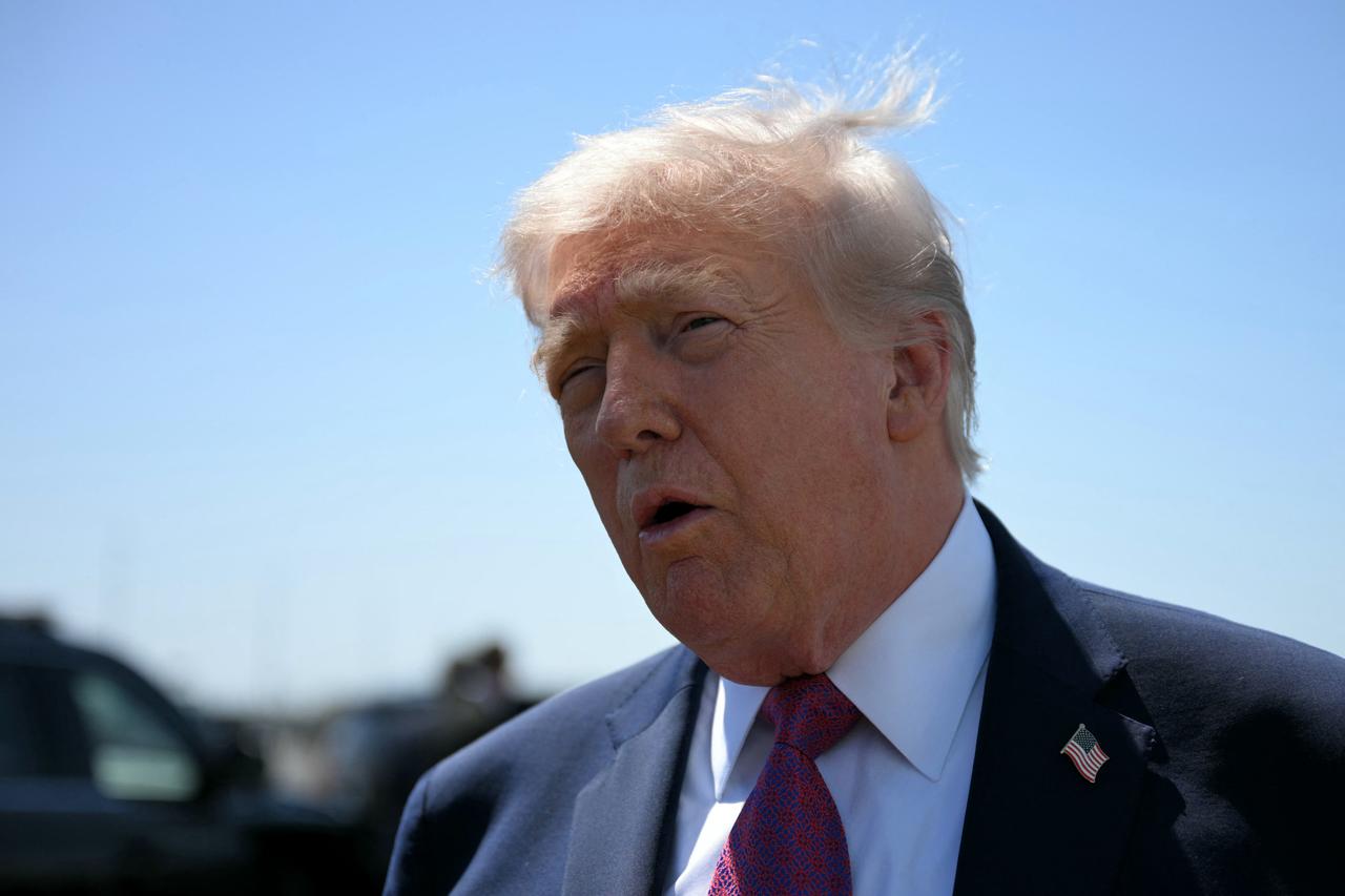 US President Donald Trump speaks to reporters upon arrival at Phoenix Sky Harbor International Airport in Phoenix, Arizona, on April 17, 2026. (AFP Photo)