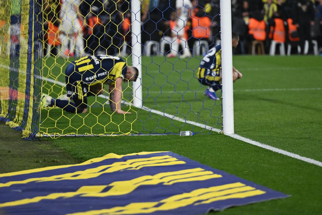 Players of Fenerbahce gets upset after the Turkish Super Lig week 30 football match between Fenerbahce and Caykur Rizespor at Chobani Stadium in Istanbul, Türkiye, April 17, 2026. (AA Photo)