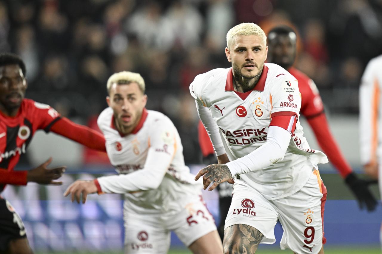 Galatasaray passes crucial test ahead of derby, stretches lead to 4 points