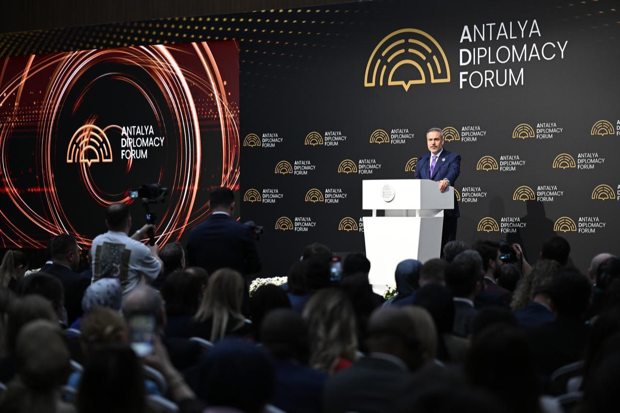 Turkish Foreign Minister Hakan Fidan answers questions from journalists during a press conference at the closing of the Antalya Diplomacy Forum (ADF) in Antalya, April 19, 2026. (AA Photo)