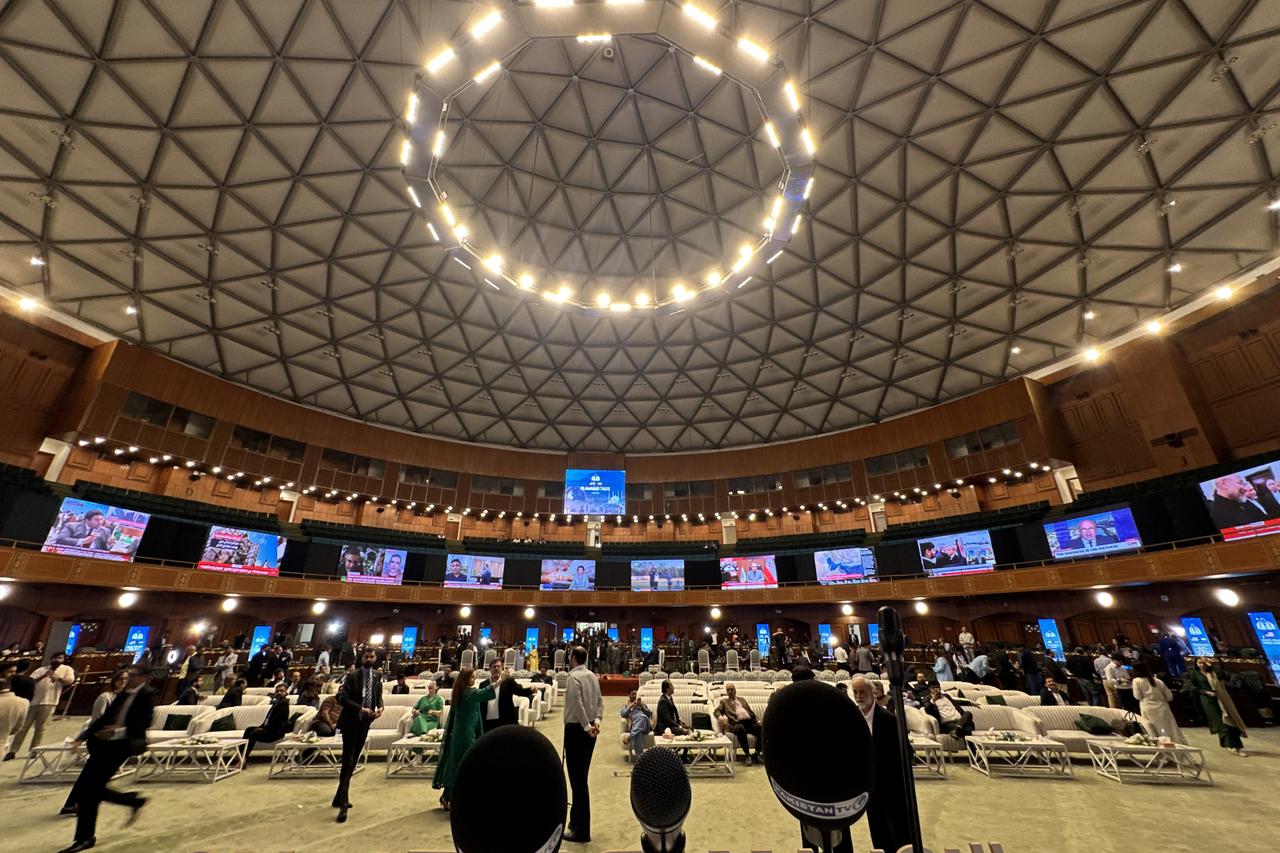 Pakistan urges continued dialogue as US team heads to Islamabad for Iran talks