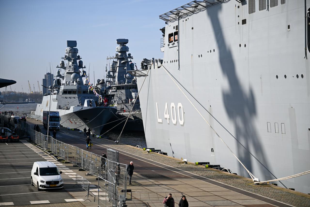 Four Turkish Navy vessels arrive in Rotterdam this morning as part of the NATO exercise ‘Steadfast Dart’, in Rotterdam, Netherlands, February 26, 2026. (AA Photo)