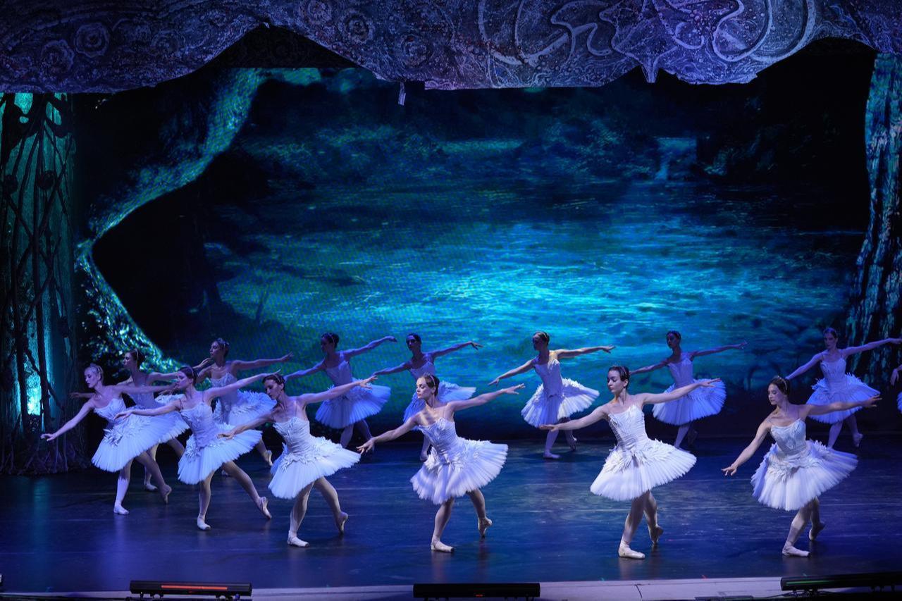 The world-renowned Imperial Russian Ballet Company brought Tchaikovsky’s classic Swan Lake to art lovers in Izmir as part of its Türkiye tour, June 23, 2025. (AA Photo)