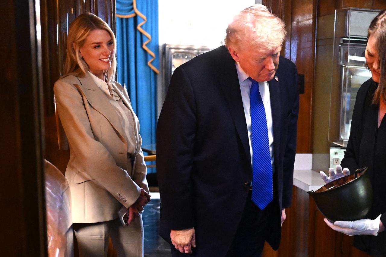 Trump moves to oust attorney general Bondi after Epstein files collapse