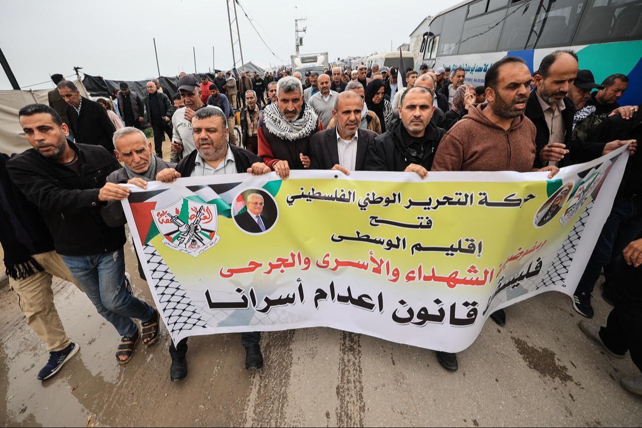 Palestinian supporters of the Fatah movement take part in a protest against a death penalty bill passed by Israel's parliament in the central Gaza Strip on April 2, 2026. (AFP Photo)