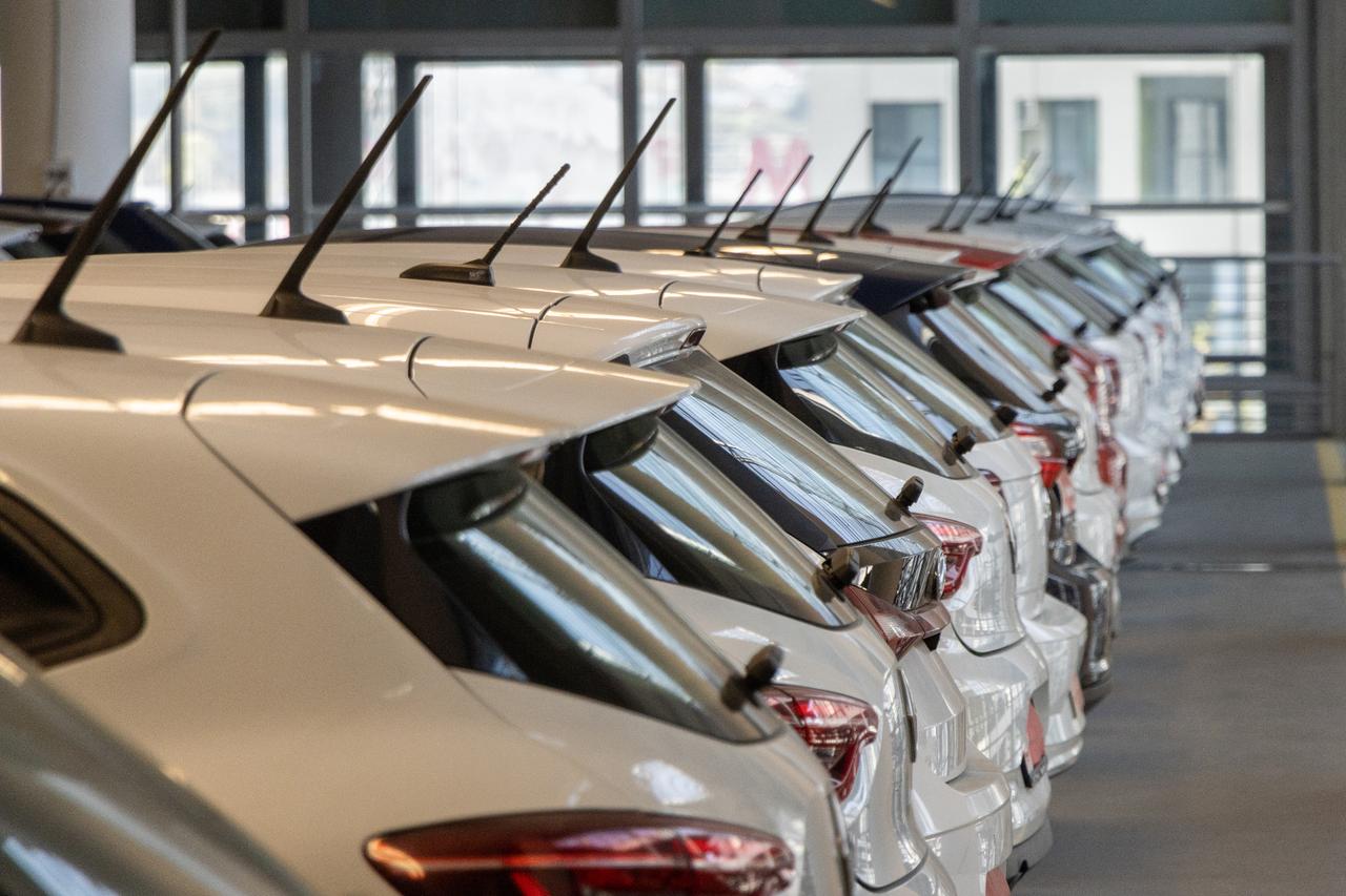 Türkiye auto sales drop over 10% in March as electric demand surges