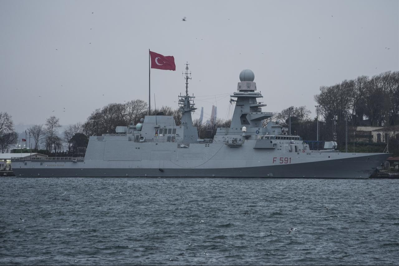 Carlo Bergamini-class frigate of the Italian Navy, Virginio Fasan (F 591), serving as the flagship of Standing NATO Maritime Group, is seen in Sarayburnu, Istanbul, Türkiye, March 19, 2026. (AA Photo)