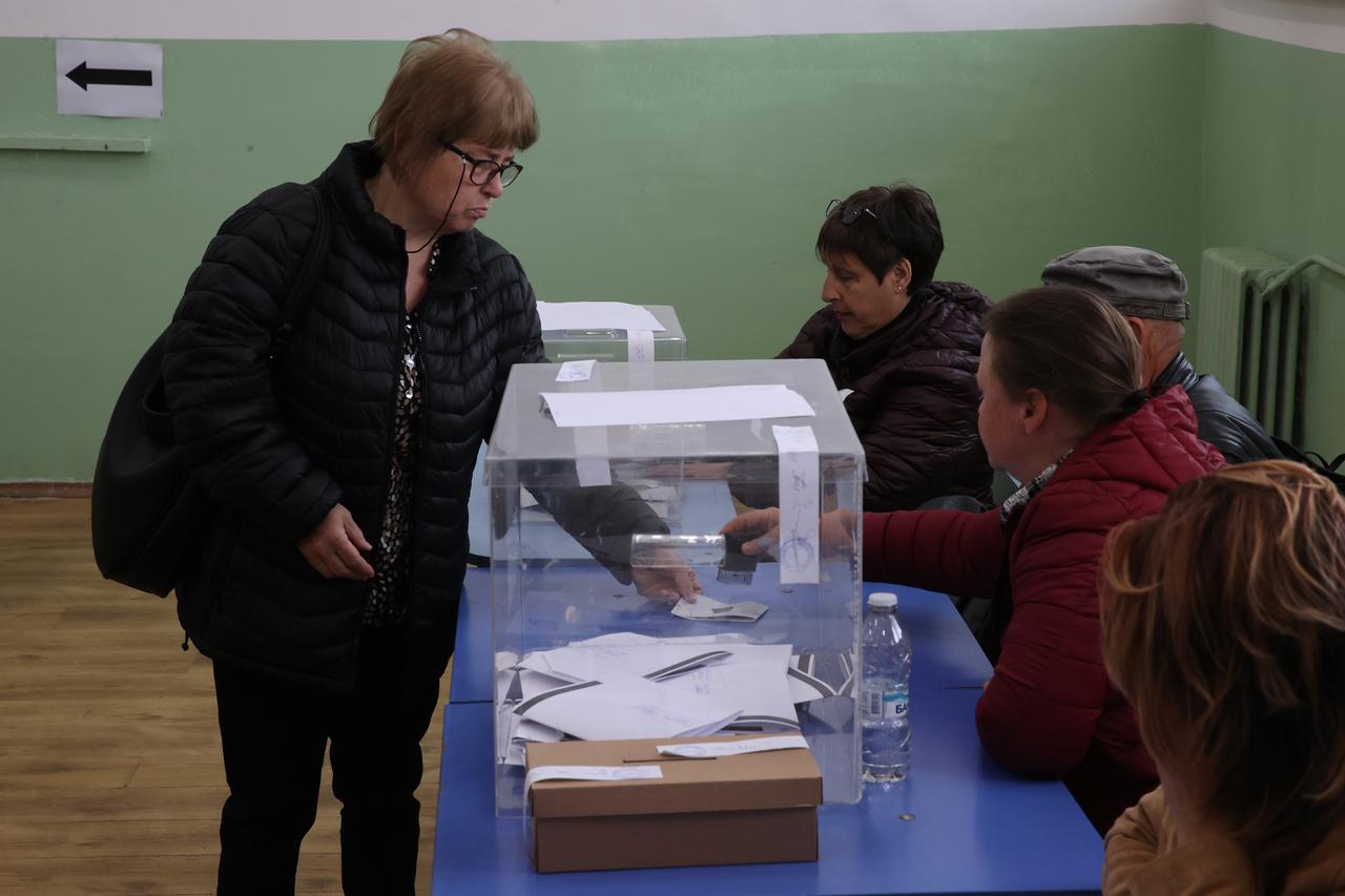 People vote for the general elections at a polling station in Kardzali, Bulgaria on April 19, 2026. (AA Photo)