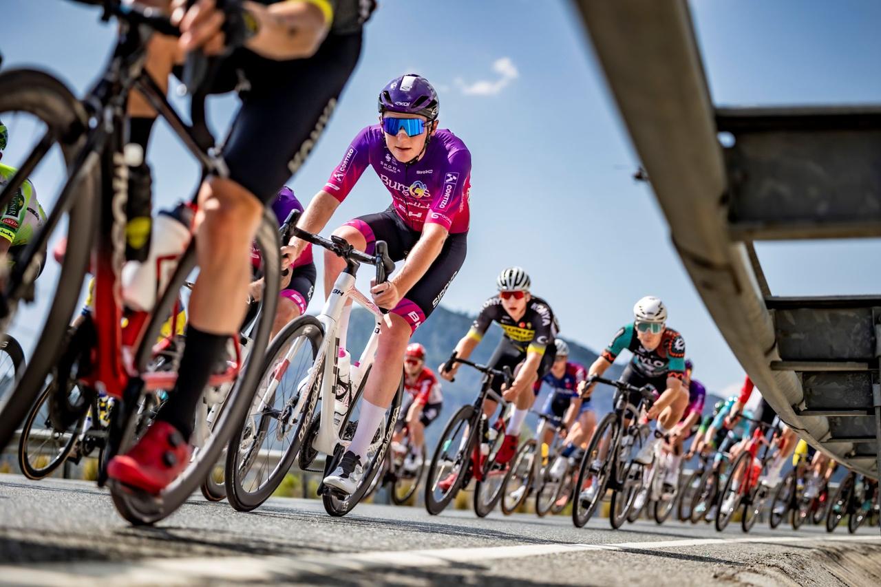 Riders lean into a high-speed descent, navigating tight turns during a sunlit stage of the Presidential Cycling Tour of Türkiye. (Photo via Presidential Cycling Tour of Türkiye)