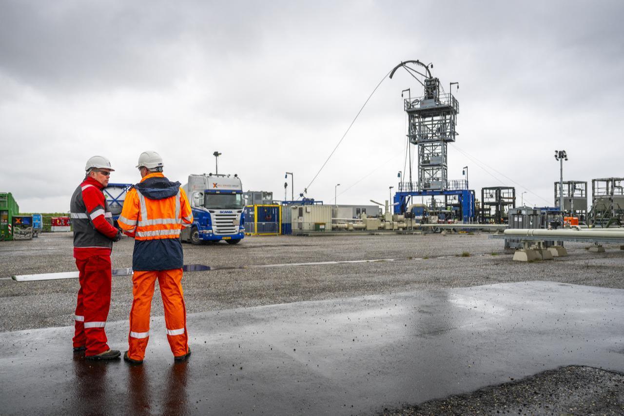 This photograph shows the Dutch oil Company NAM (Nederlandse Aardolie Maatschappij) as it starts to work to resume gas extraction in Warffum, April 20, 2026. (AFP Photo)