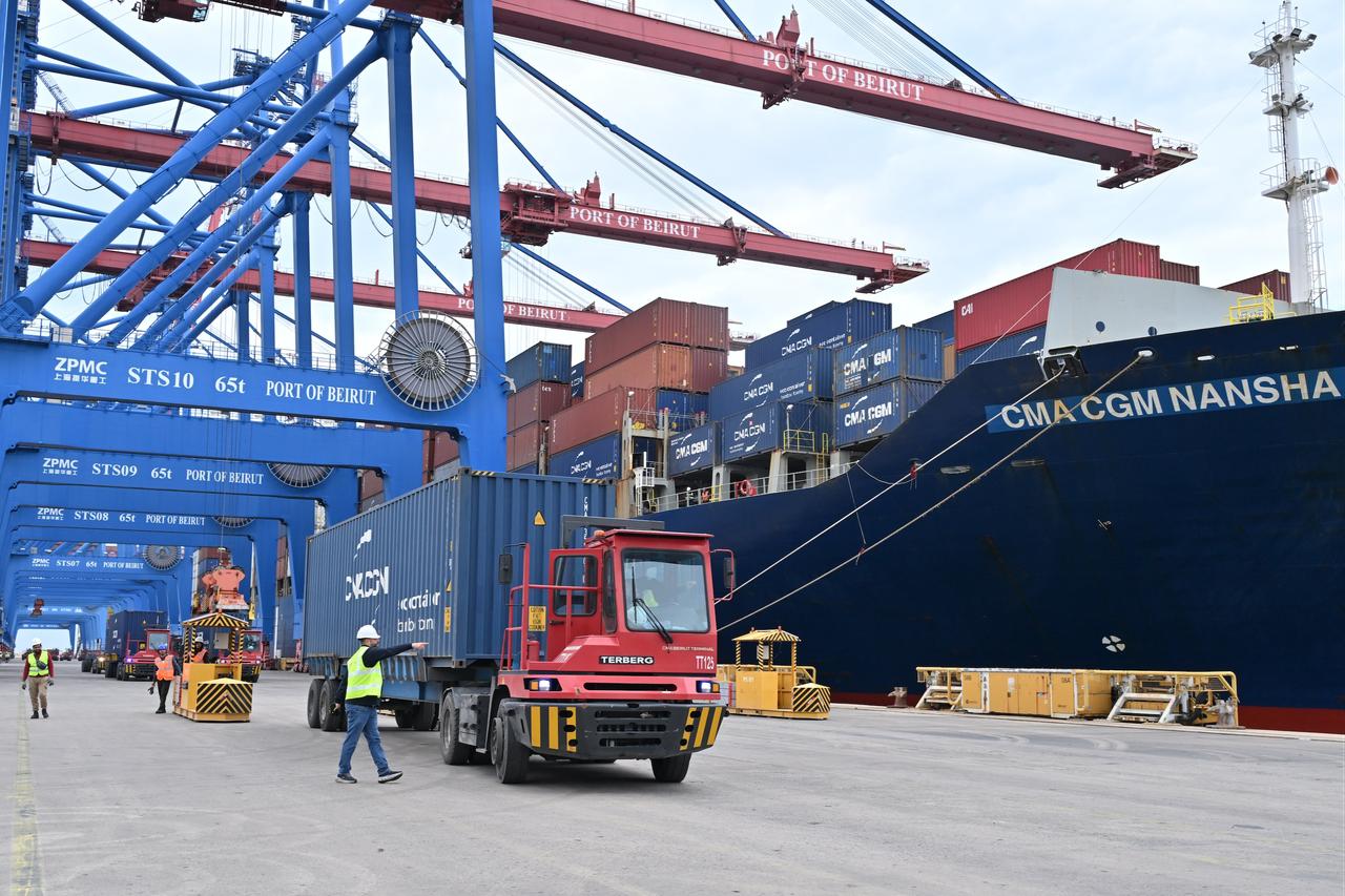 Türkiye’s 360-ton humanitarian aid shipment for Lebanese families displaced due to Israeli attacks has arrived in the capital, Beirut, Lebanon on April 20, 2026. (AA Photo)