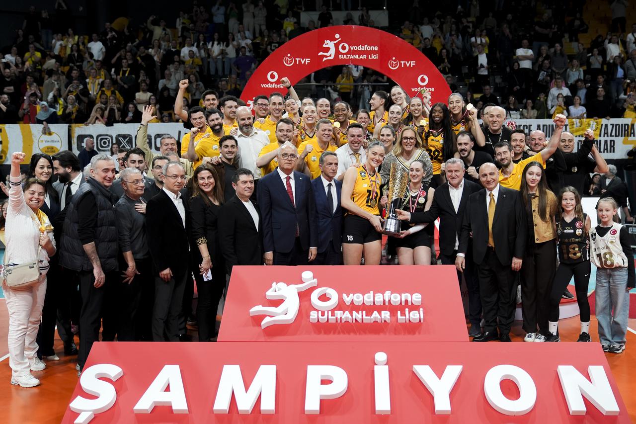 VakifBank beats Fenerbahce to win Türkiye women's volleyball championship