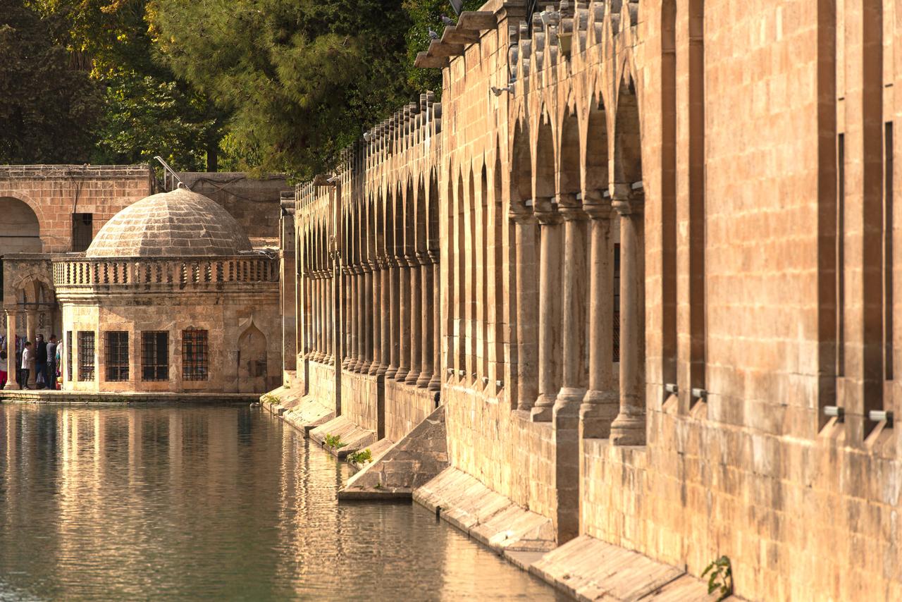 A view of Balikligol in Sanliurfa, a historic and religious site featuring traditional stone architecture and sacred pools. (Photo via Ministry of Culture and Tourism)
