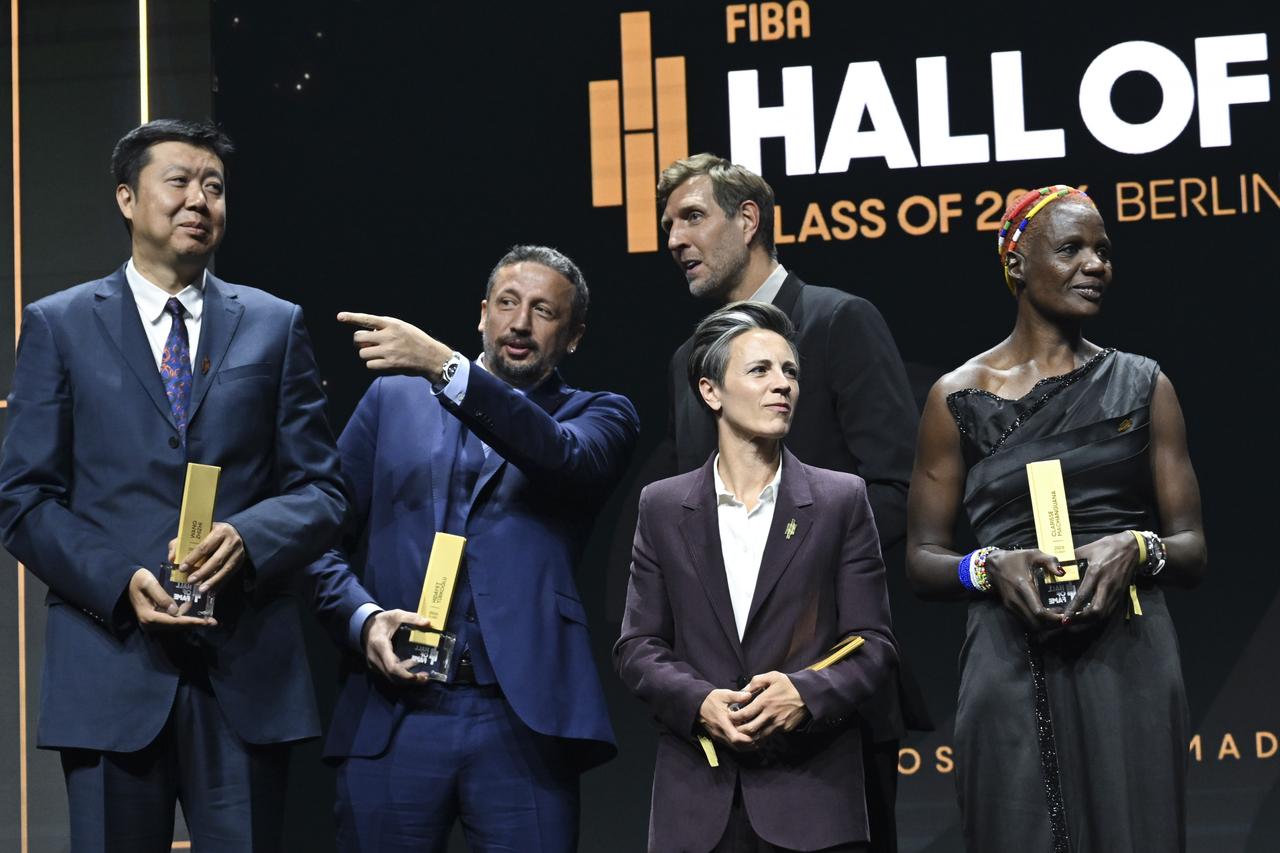'I’ll never forget that shot': Nowitzki pays tribute to Turkoglu at Hall of Fame