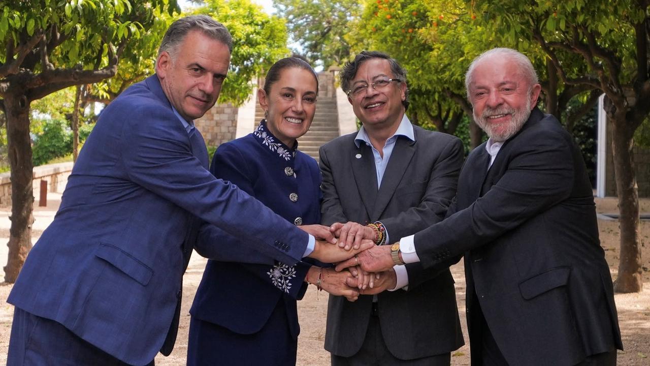 Uruguay's President Yamandu Orsi, Mexico's President Claudia Sheinbaum, Colombia's President Gustavo Petro, and Brazil's President Luiz Inacio Lula da Silva at a summit in Barcelona, ​​Spain. (Photo via Mexican Presidency)
