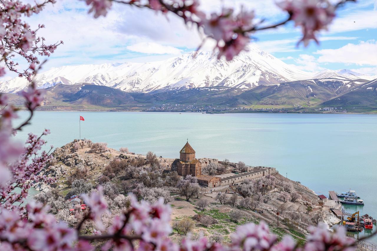 Spring arrives at Türkiye’s picturesque Akdamar Island