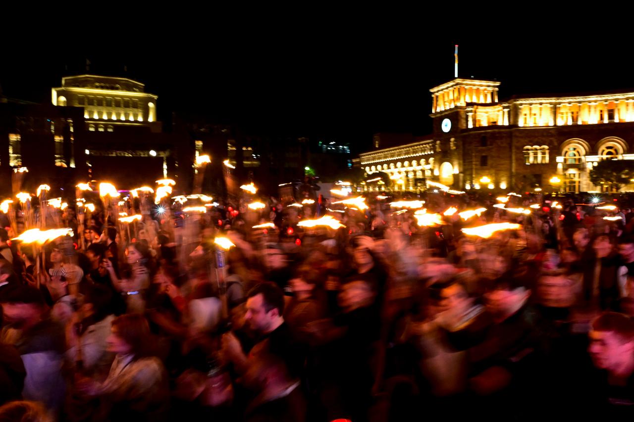 Armenian PM Pashinian condemns Turkish flag burning in Yerevan as 'provocation'
