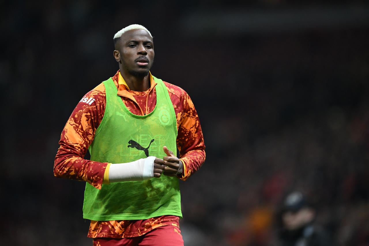 Victor Osimhen of Galatasaray warms up ahead of the Turkish Cup quarter-final match between Galatasaray and Genclerbirligi at RAMS Park in Istanbul, Türkiye, April 22, 2026. (AA Photo)