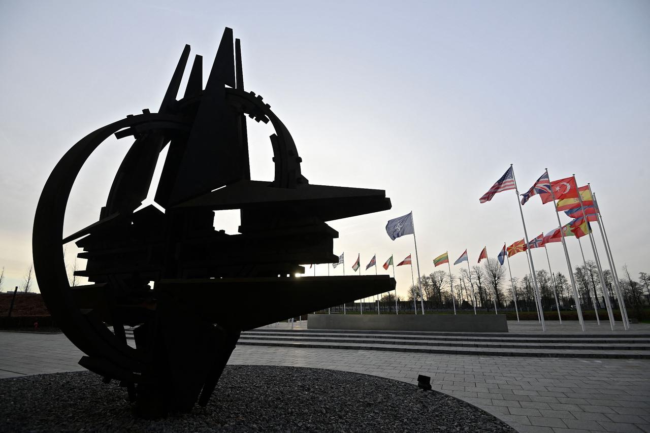 US may suspend Spain from NATO, reconsider Falklands stance: Report