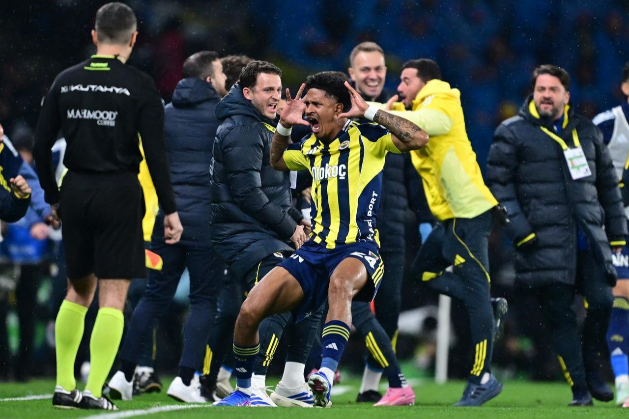 Fenerbahce player Jayden Oosterwolde (24) celebrates after scoring during the Turkcell Super Cup final against Galatasaray at Ataturk Olympic Stadium in Istanbul, Türkiye, on Jan. 10, 2026. (AA Photo)