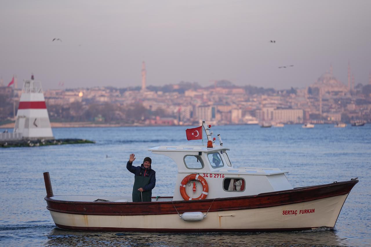 Fishing boat at sunrise off the coast of Istanbul, Türkiye, April 25, 2026. (AA Photo)