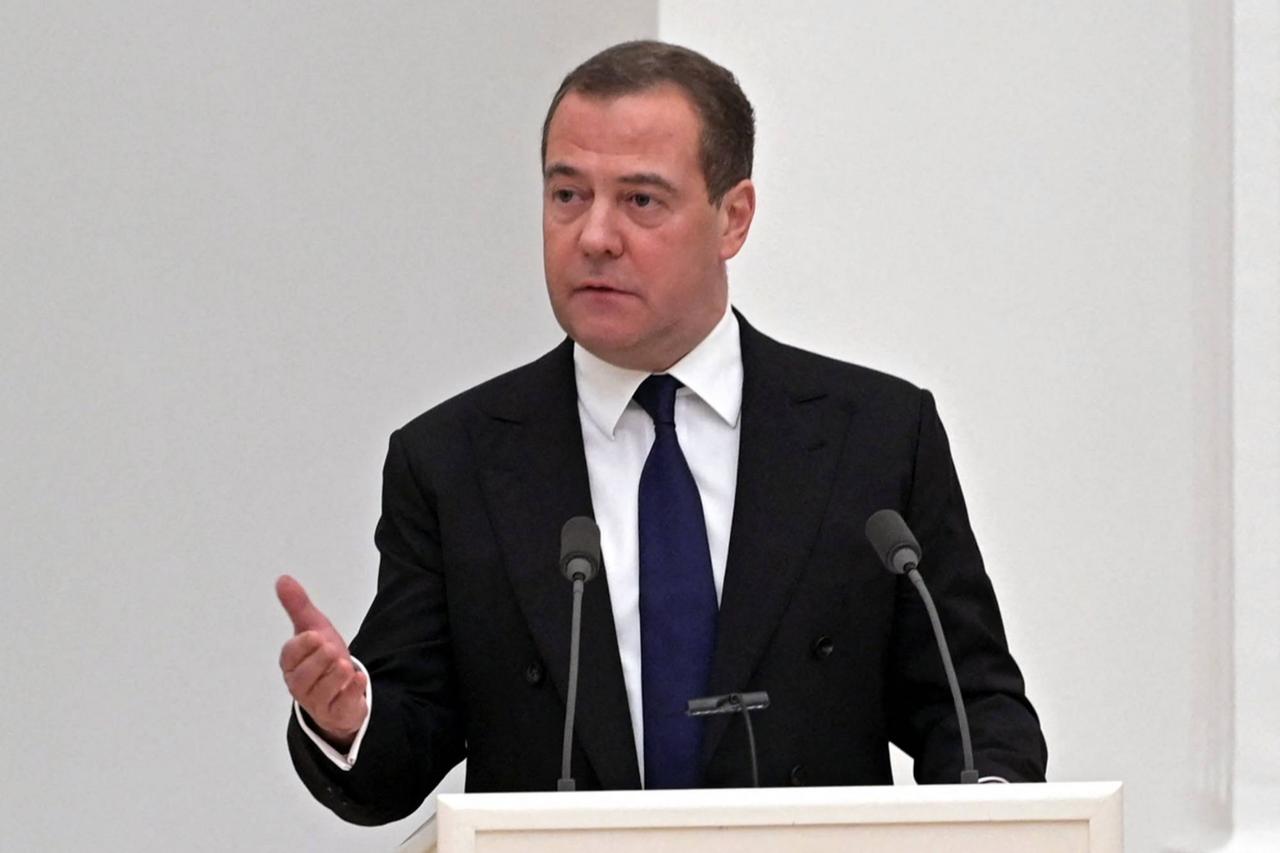 Russia’s Medvedev calls for tariffs on fertilizer exports to EU