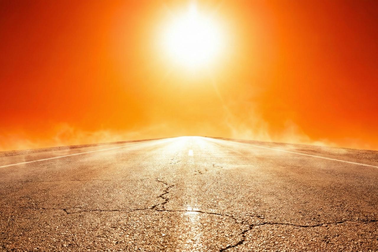 El Nino set to return by May, threatens to push global temperatures higher