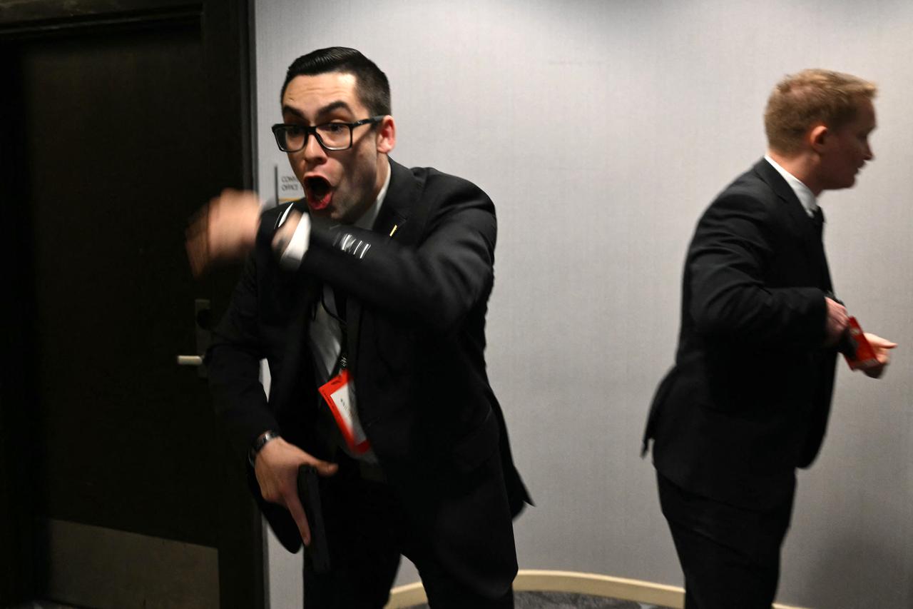 Gunman fires at White House Correspondents' Dinner, Trump evacuated