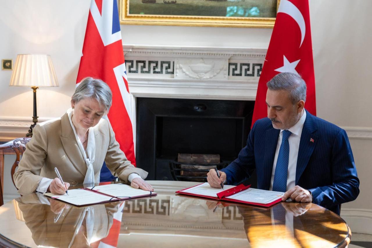 Turkish Foreign Minister Hakan Fidan and Secretary of State for Foreign, Commonwealth and Development Affairs Yvette Cooper sign a “Strategic Partnership Framework Agreement” between Türkiye and United Kingdom, in London, United Kingdom, April 23, 2026. (AA Photo)
