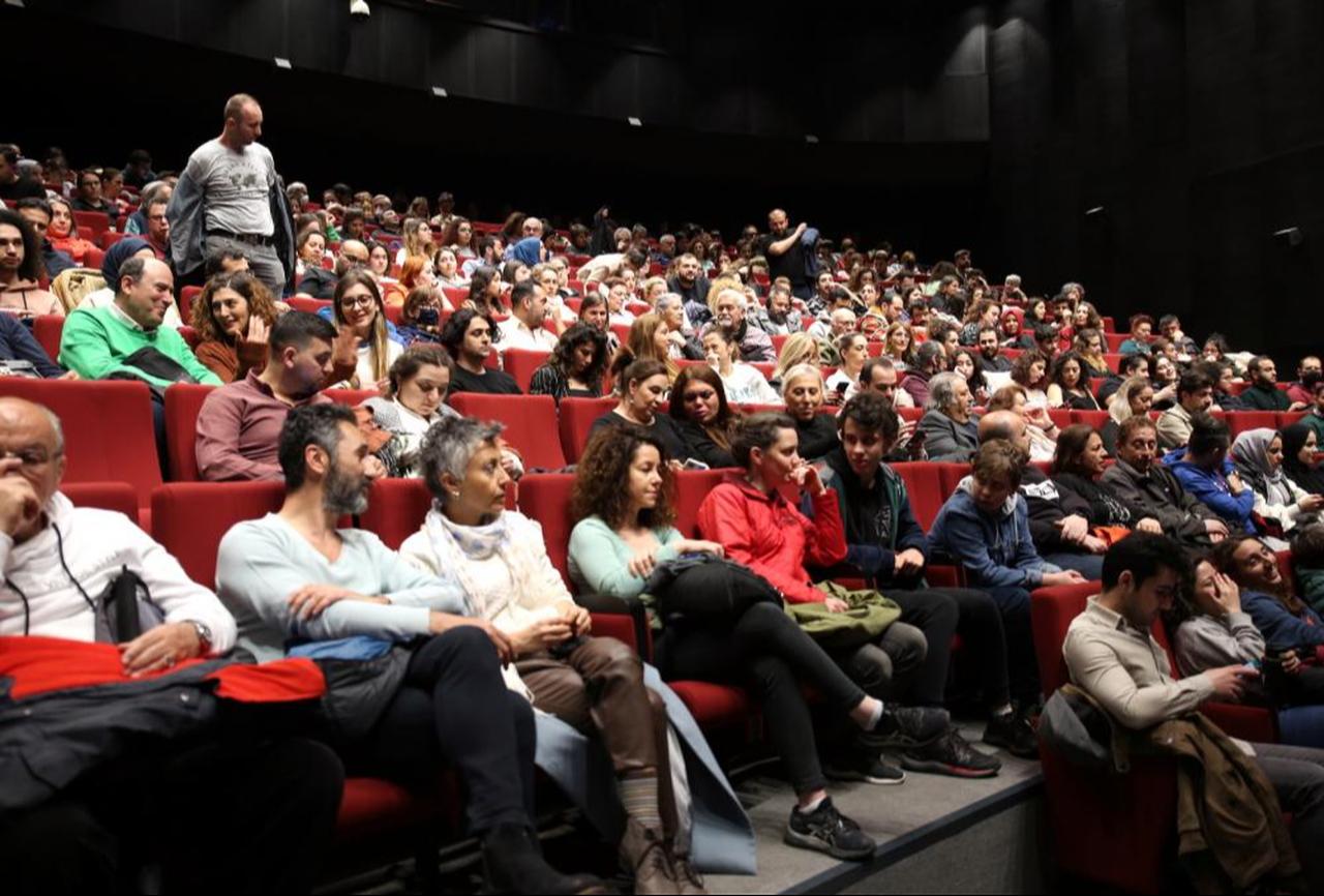 Audience members attend a performance of "Odenmeyecek Odemiyoruz" at Eskisehir City Theaters in Eskisehir, Türkiye, May 2, 2023. (Photo via Eskisehir Buyuksehir Sehir Tiyatrolari)
