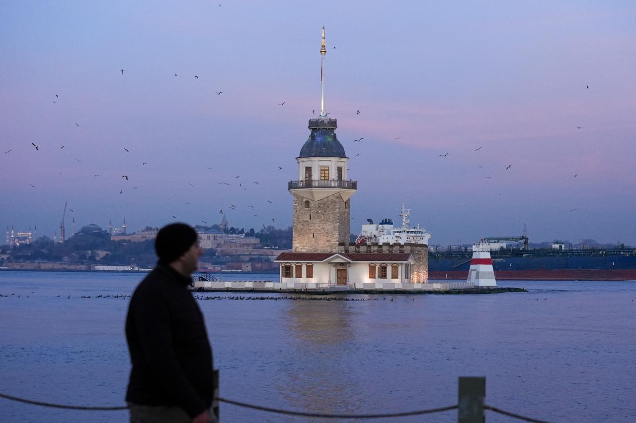 A scenic view of the sunrise is seen over the historic Maiden's Tower (Kiz Kulesi) at the Bosphorus in Istanbul, Türkiye, on April 25, 2026. (AA Photo)