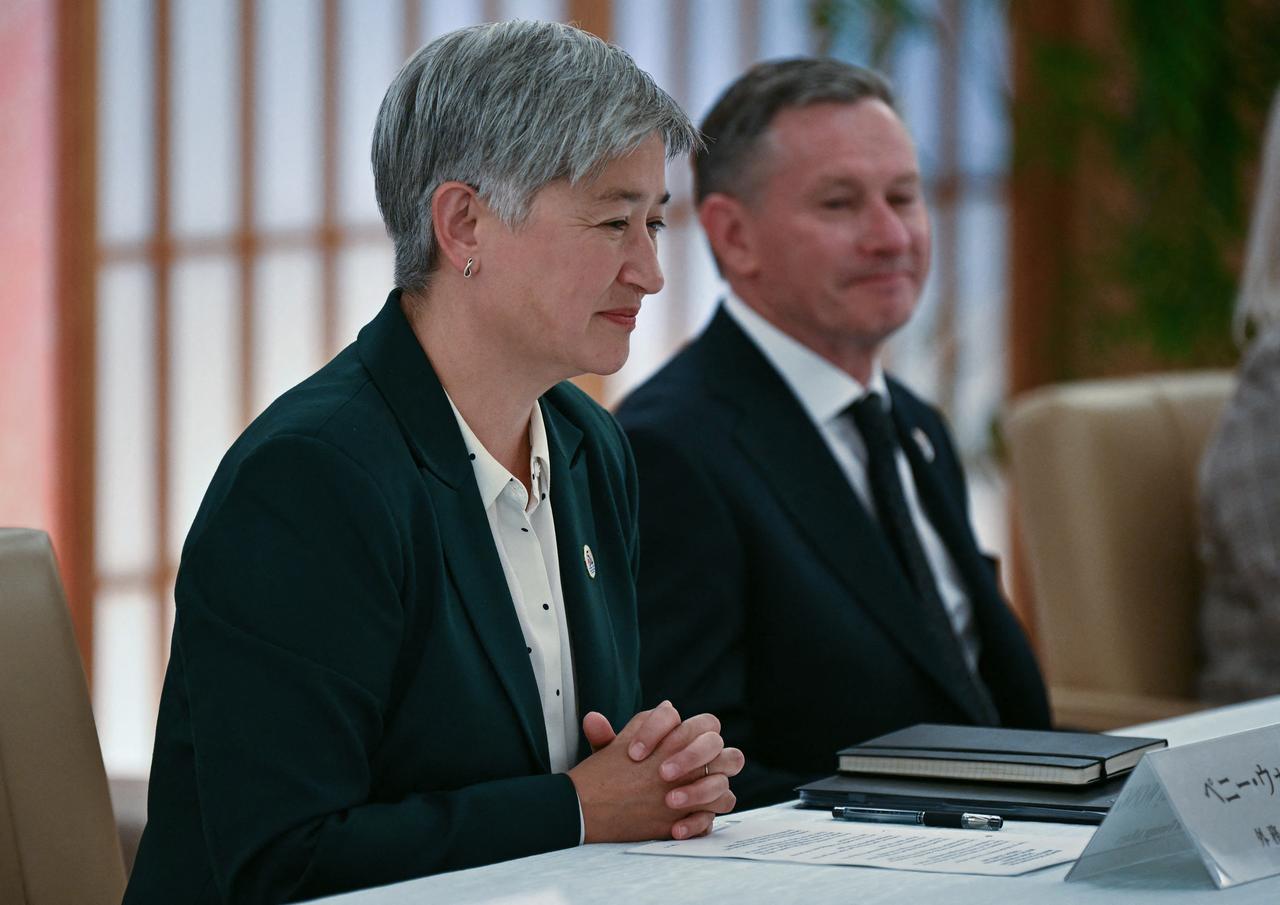 Australian Foreign Minister Penny Wong (L) meets with Japanese Foreign Minister Toshimitsu Motegi (unseen) at the Foreign Ministry in Tokyo, Japan on April 28, 2026. (AFP Photo)