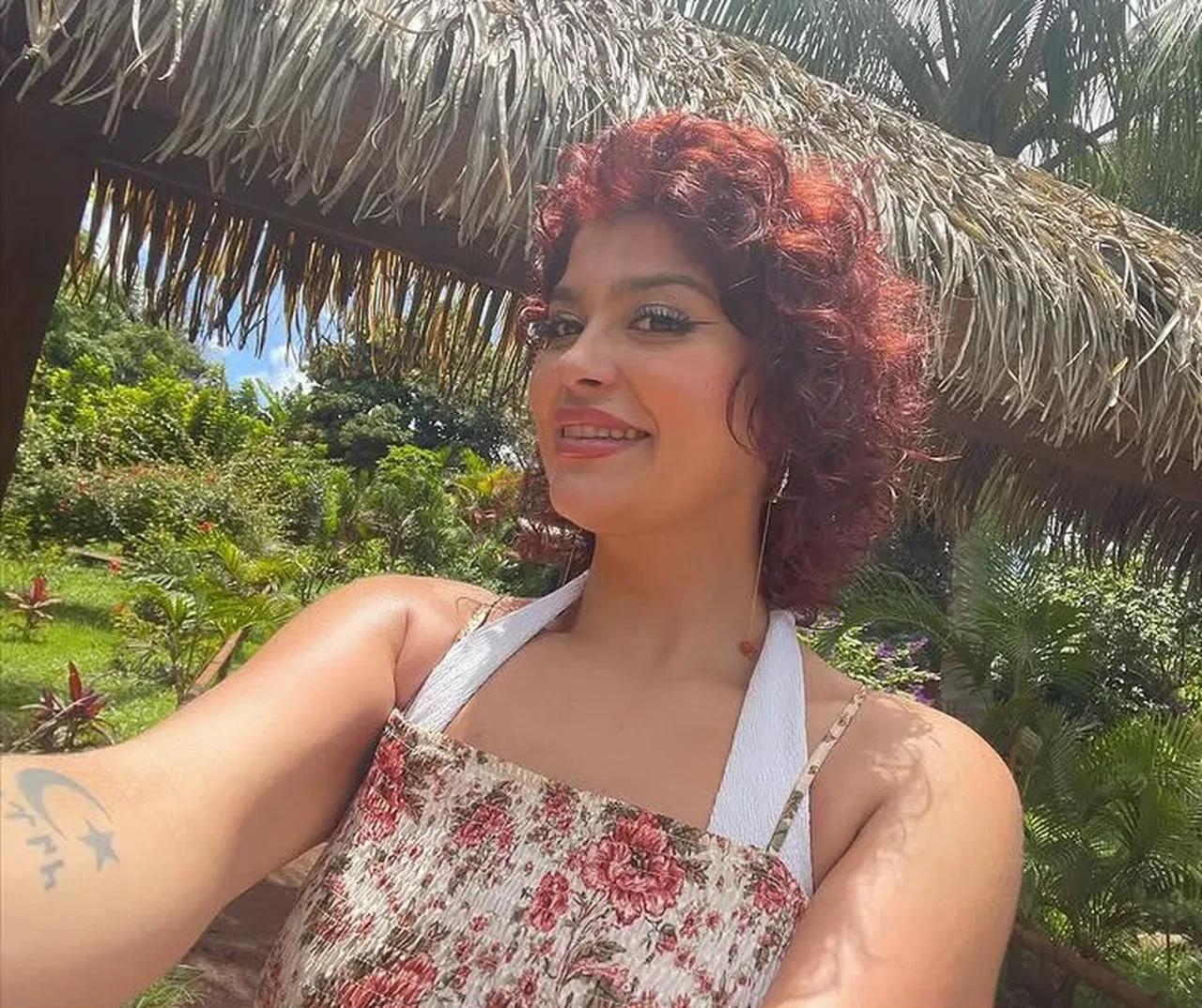 Basak Schlosser poses outdoors in a garden setting, accessed on April 28, 2026. (Photo via TGRT)