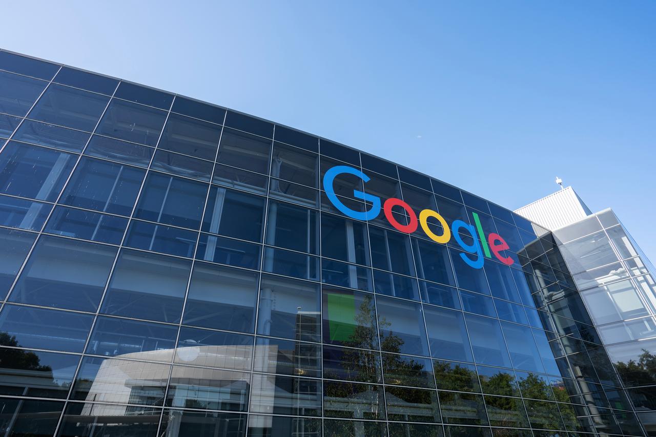 The Google logo is displayed on the exterior of a company building (Adobe Stock Photo)