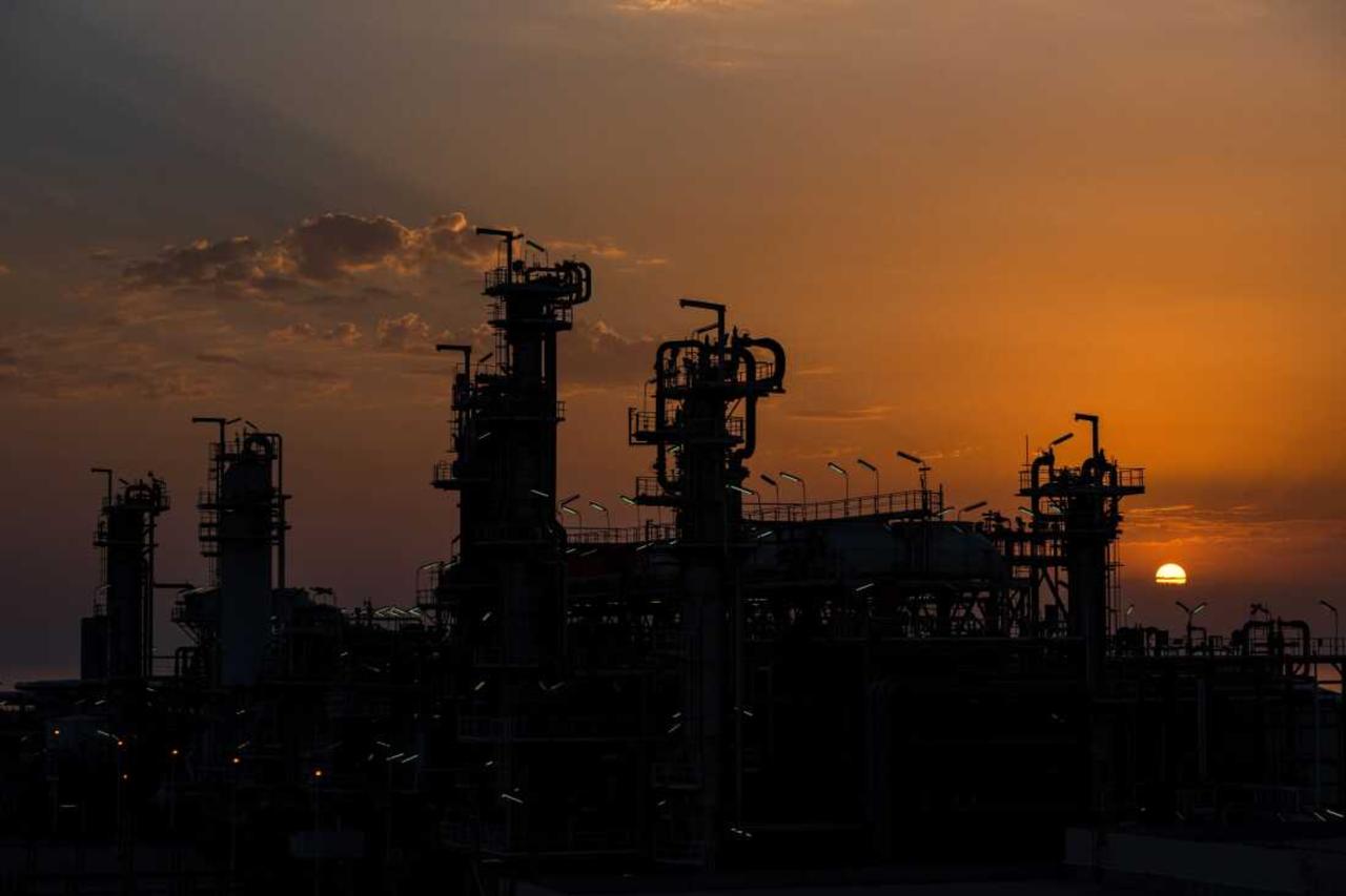 Iran stashing unsold oil in derelict tanks as US blockade cuts exports