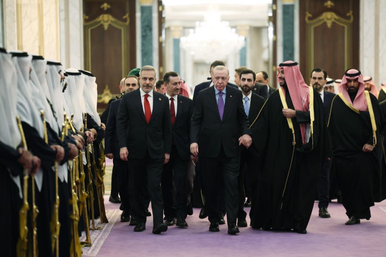 Saudi Crown Prince Mohammed bin Salman bids farewell to President Recep Tayyip Erdogan following their meeting in Riyadh, Saudi Arabia on Feb. 03, 2026. ( TUR Presidency/ Murat Cetinmuhurdar - Anadolu Agency )