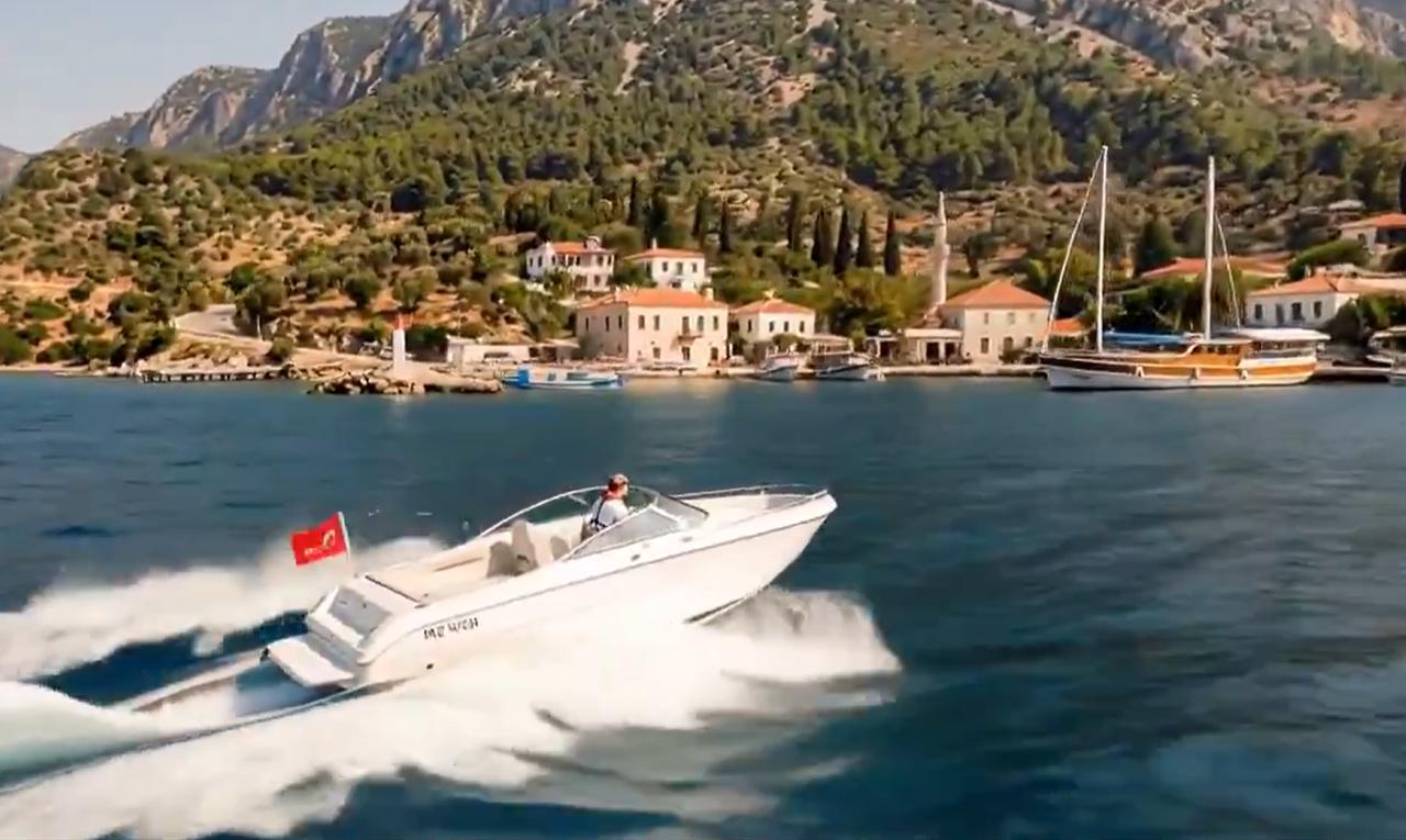 AI-generated scenes reimagining Grand Theft Auto V in Türkiye blend urban street life, coastal landscapes and everyday cultural elements into a localized virtual setting. (Photo via X/@aillusoryx)