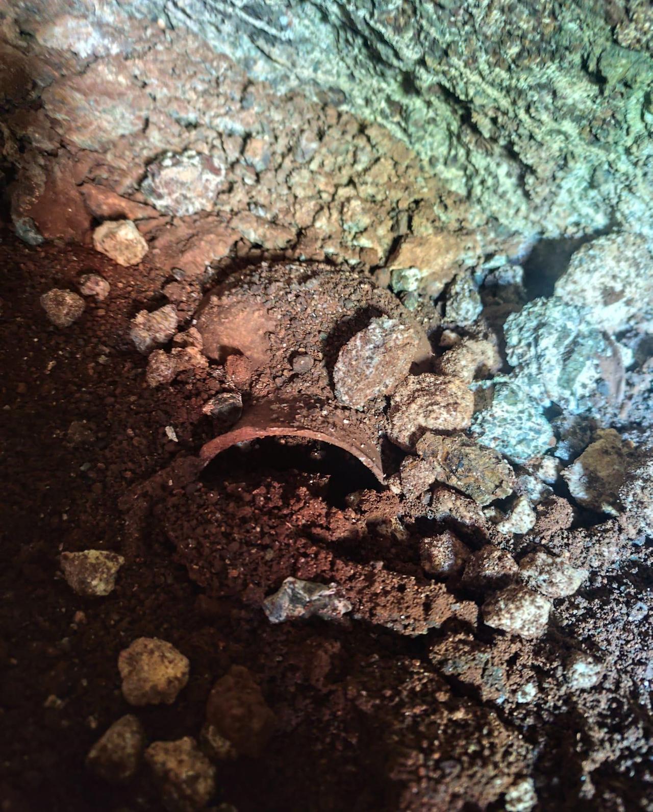 Museum directorate teams began working at the tomb discovered by municipal crews. Hatay, Türkiye, April 29, 2026. (IHA Photo)